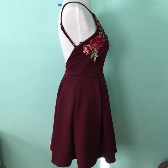 Dress - Picture 3 of 3